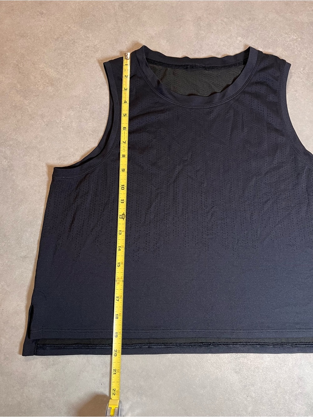 Lululemon Breeze black Lightweight Mesh Tank. Sz 10. Athletic - Picture 6 of 7